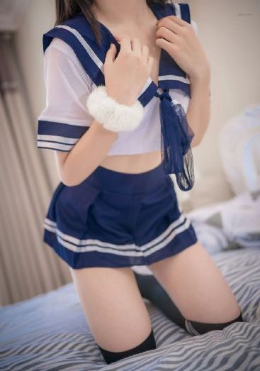 第一章厨房春潮他含她的乳_剧情片全集在线观看